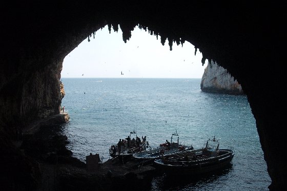 40-Zinzulusa je obrovský a spletitý jeskynní systém a vstoupit do ní je zážitek na celý život